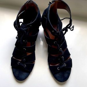 Lucky Brand Genevieve Black Suede Sandals.